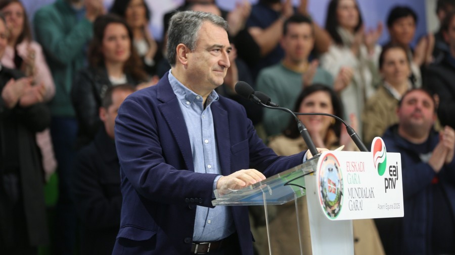 Aitor Esteban pide 