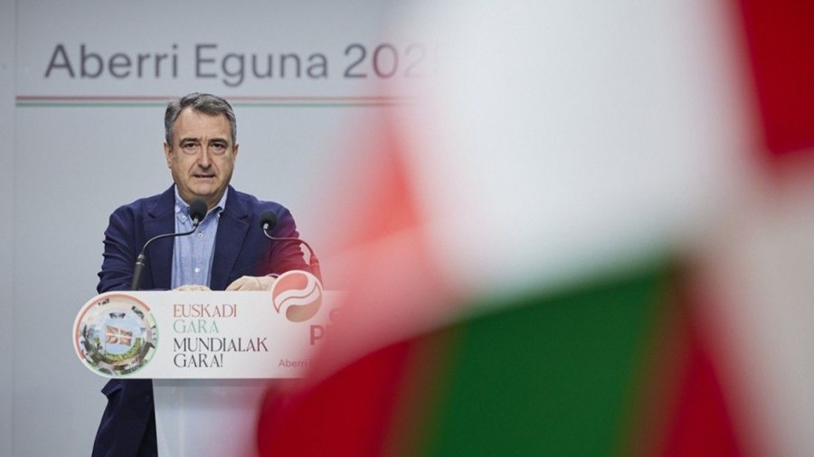 Aitor Esteban: “EAJ-PNVk ez du presioen arabera jardungo; erabakiak hartuko ditugu herritarrek eta gure hautesleek eskatuko digutenarekin ados, gure kode etikoa betez”  