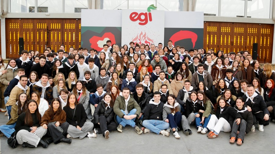 Esteban reivindica una juventud implicada en la construcción de Euskadi frente a quienes se quedan tras la pancarta