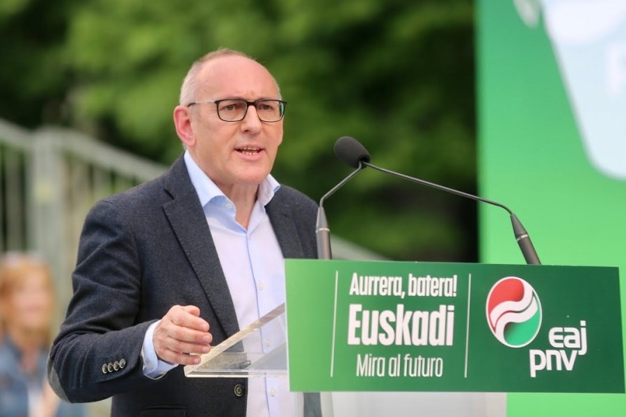 Ramiro González: 